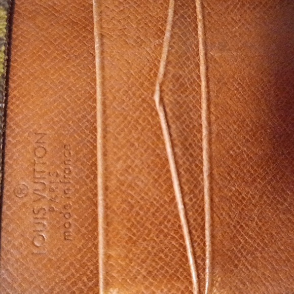 ✨️LOUIS VUITTON MONOGRAM ELISE WALLET - Picture 10 of 16